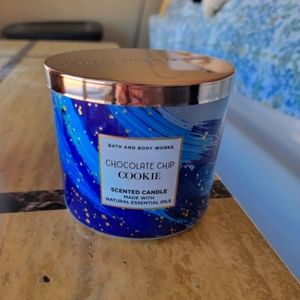 Bath and body works chocolate chip cookie candle